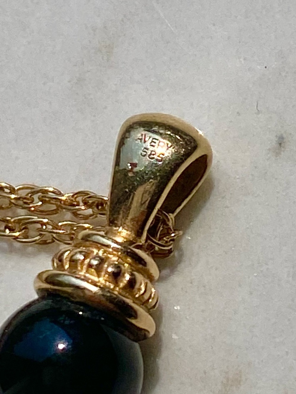 Vintage James Avery Onyx and 14K Gold pendant and Gold Chain [READ DESCRIPTION] - Picture 3 of 7